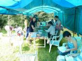 Préparation du repas, tout le monde participe